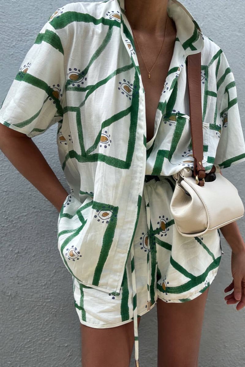 Unique Delicate Printed Loose Up Top Shorts Set