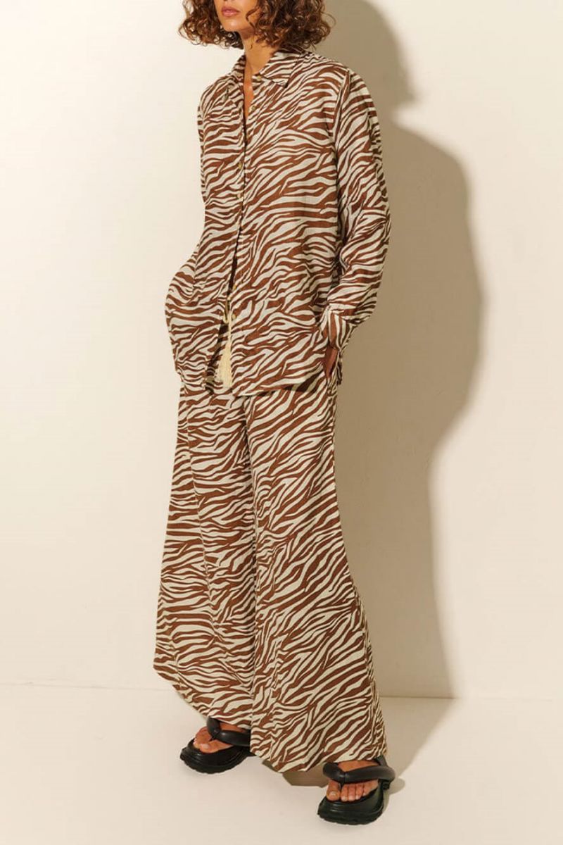 Button Open Collar Loose Zebra Print -Set