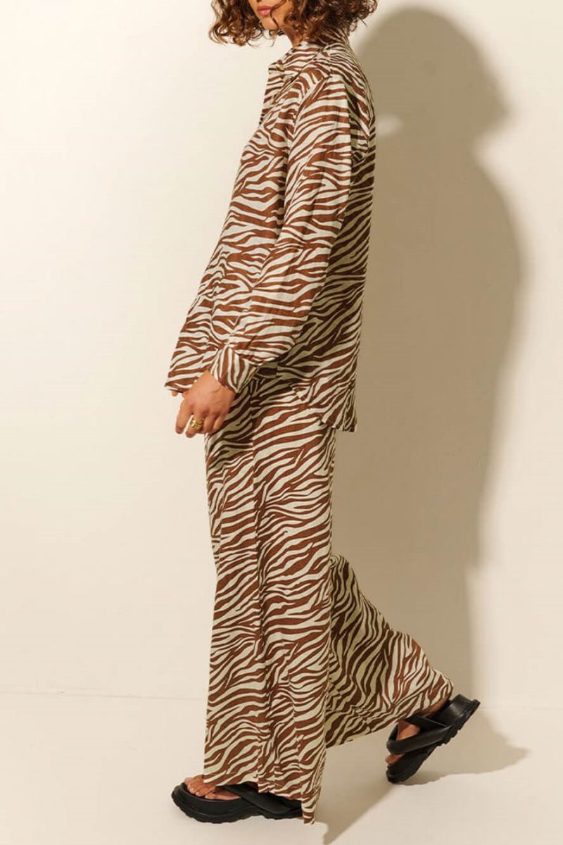 Button Open Collar Loose Zebra Print -Set
