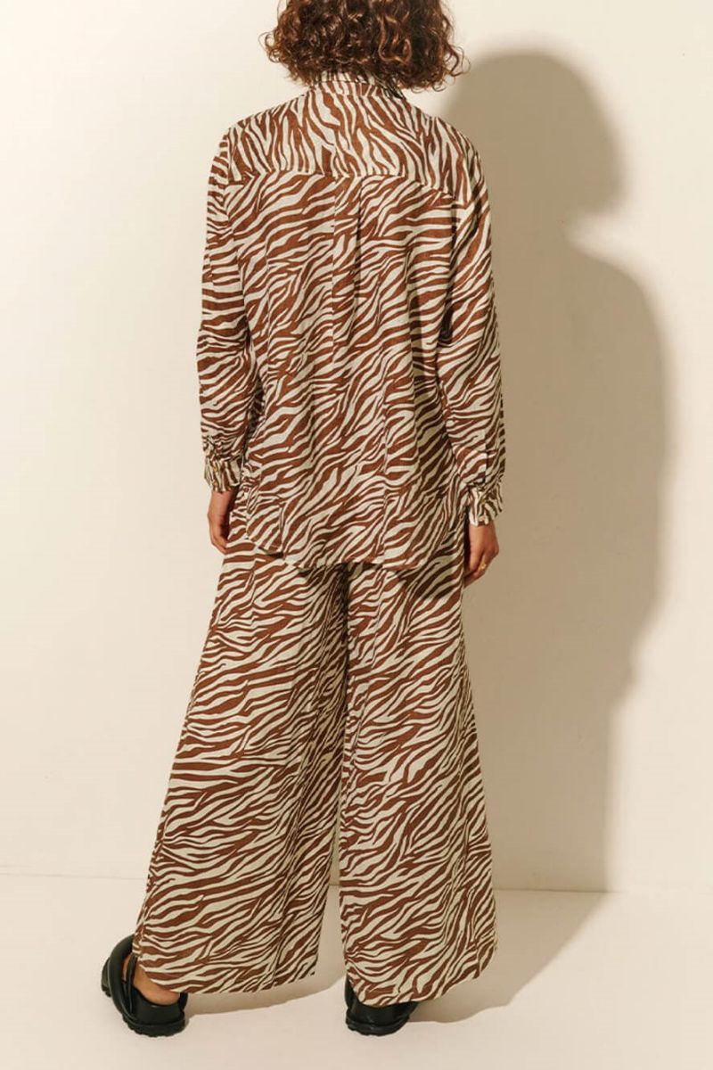 Button Open Collar Loose Zebra Print -Set