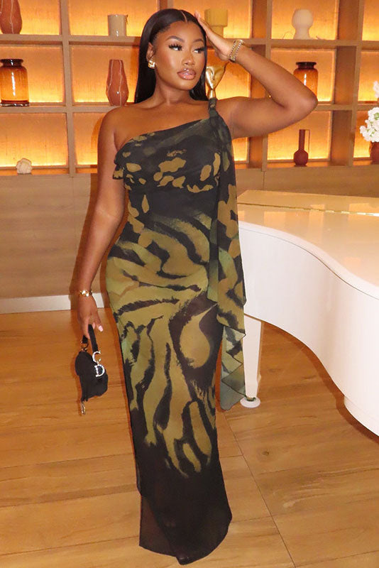 Retro Edge One-Shoulder Gown