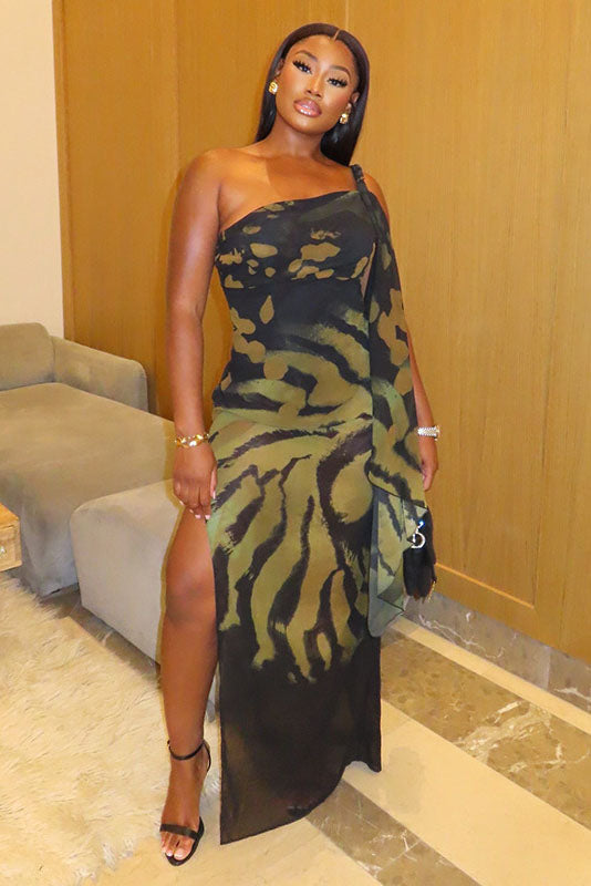 Retro Edge One-Shoulder Gown