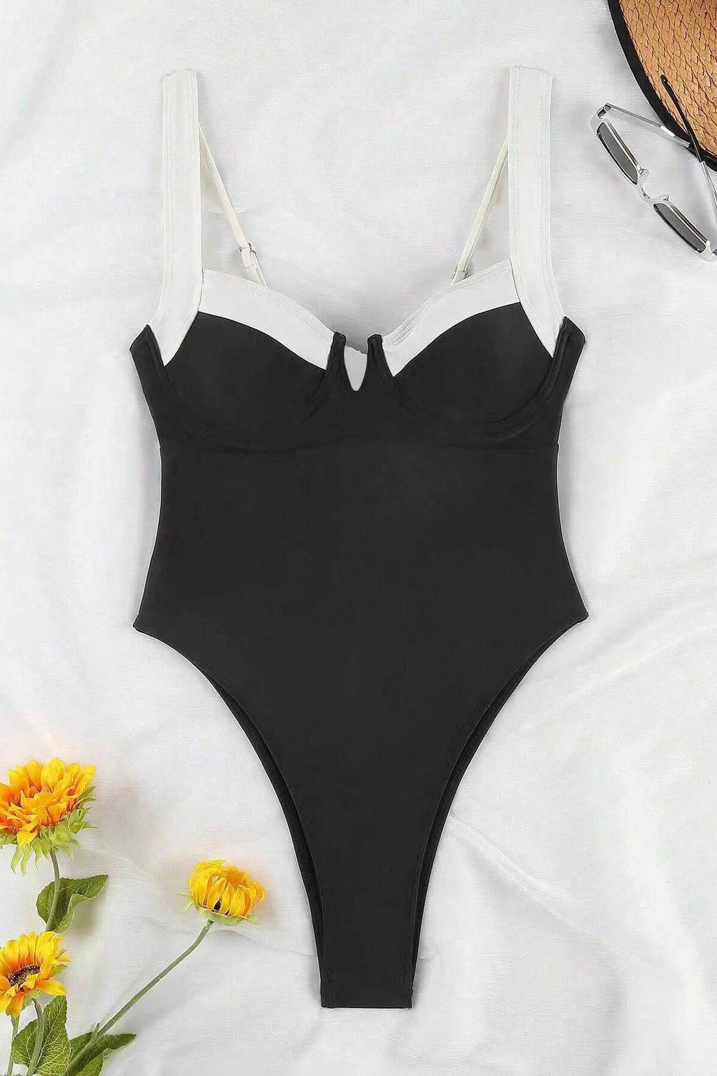 Black White Patchwork U-Neck One-Piece Swimsuit