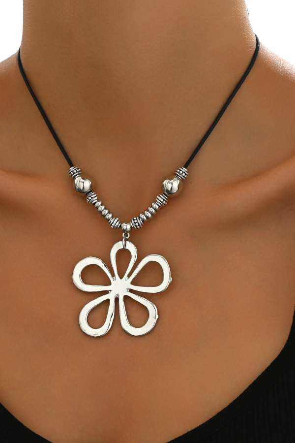 Ladies Temperament Necklace